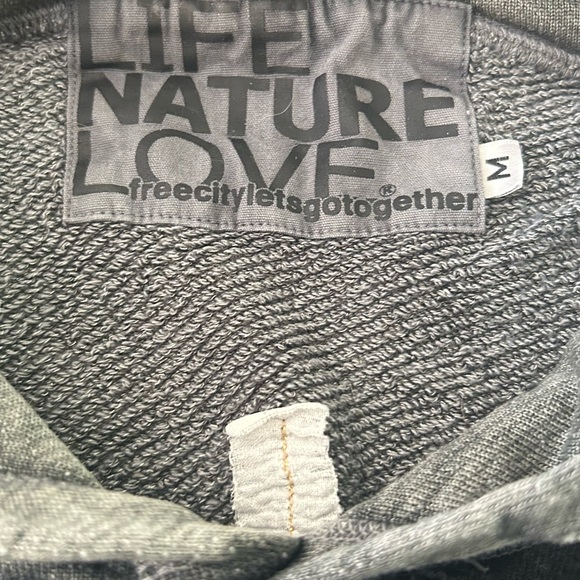 Free city indigo distress wash hoodie - Picture 3 of 4